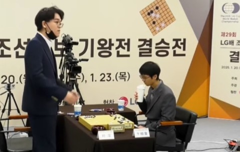 mk体育在线官网唐韦星谈柯洁被判负：提子是否放进盒里决定胜负是个天大笑话